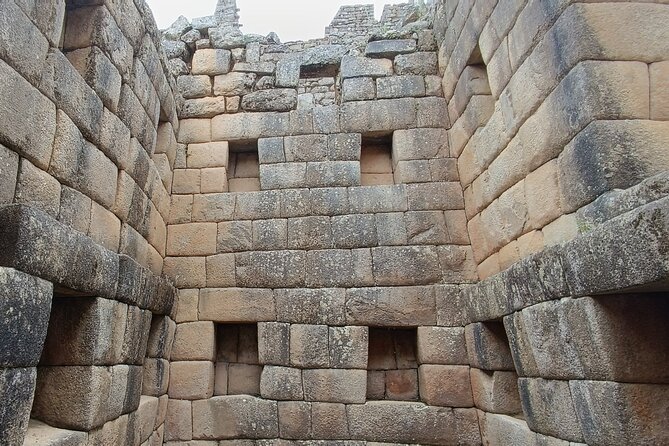 Full Day Tour in Machupicchu - Transportation Details