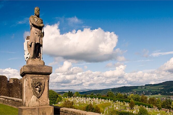 Full-Day Tour of Stirling, Lindores Abbey Distillery and Saint Andrews