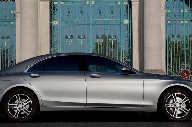 Glasgow Airport to City Executive Business Class in Mercedes Mninvan - Transportation Details