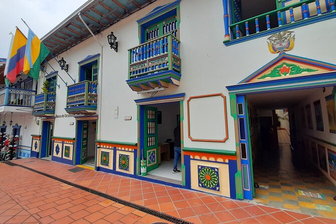 Guatape Guided Tour From Medellin - Tour Details