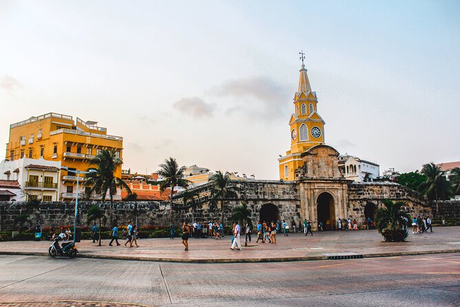 Half Day City Tour of Cartagena With Graffiti Tour - Itinerary and Activities