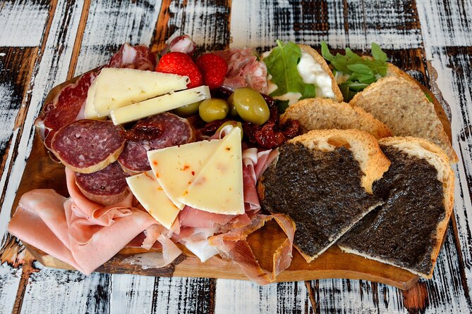 Half-Day Lucca Traditional Food Walking Tour With Lunch - Meeting Point Details