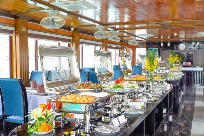 Halong Bay Premium Day Tour With Cruise, Buffet Lunch & Transfer - Buffet Lunch Details