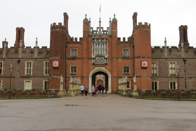 Hampton Court Palace Private Tour With Skip the Line Entry - Meeting and Pickup Details