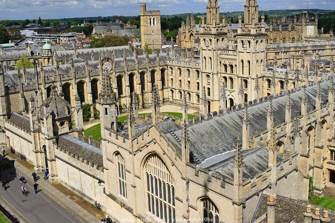 Highlights of Oxford Private Tour With College Visit & Drinks - Professional Guided College Visit