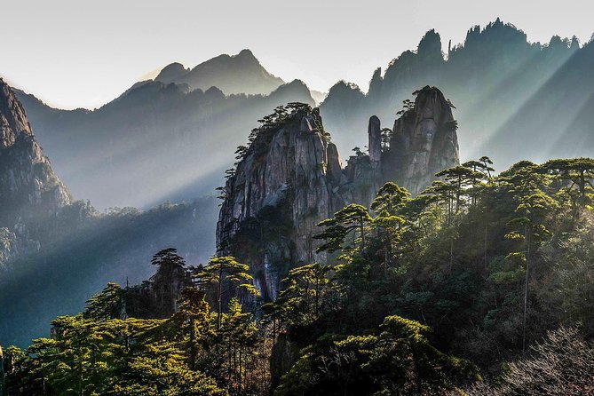 Huangshan Mountain Exploration Day Tour