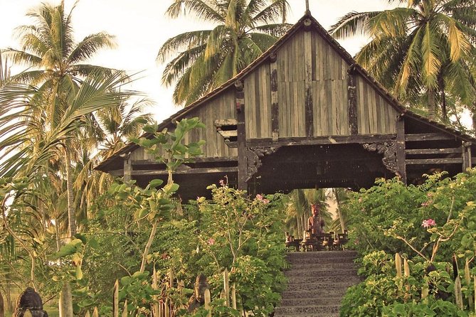 Indonesian Rijsttafel Dining in Lombok - Dining Experience Details
