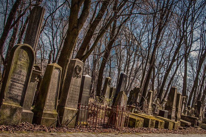 Krakow Kazimierz and Jewish Ghetto Tour With Synagogues - Inclusions and Experiences