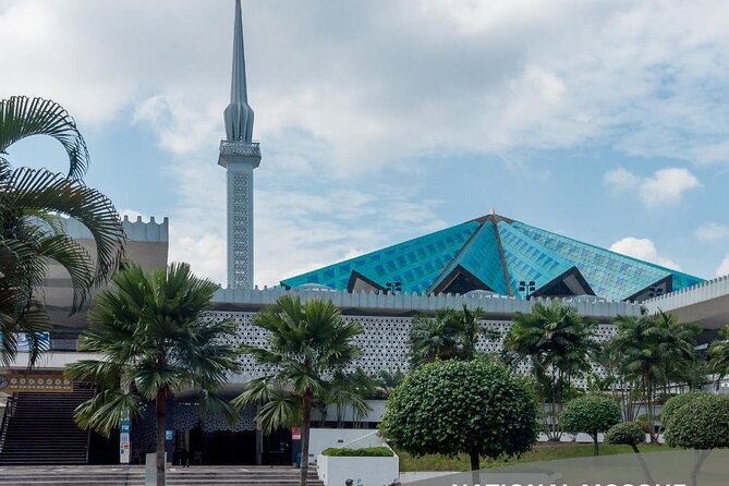 Kuala Lumpur Tour: Petronas Twin Towers Observe Deck & Batu Caves - Meeting and Pickup Information