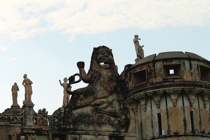 La Martiniere Decoded
