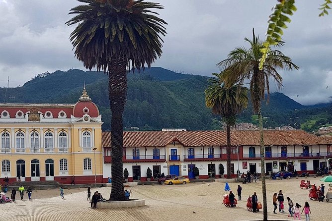 Lake Guatavitá, Zipaquirá Salt Cathedral and Colonial Towns Private Tour - Itinerary Overview