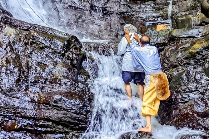 Leg Waterfall Training Experience at Mt. Inunaki in Osaka