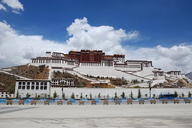 Lhasa Tour: A Glimpse of Tibet