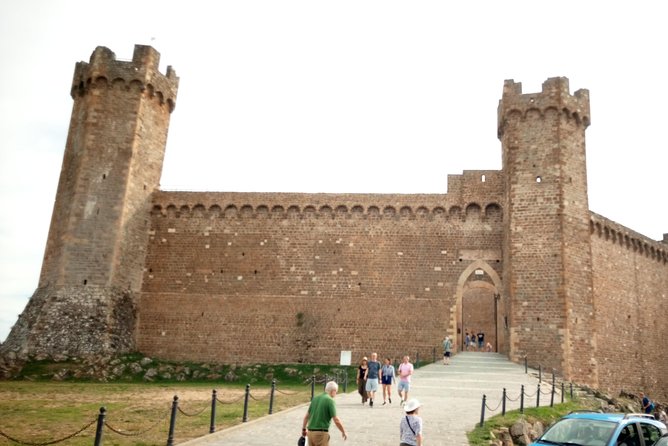 Livorno Port ShorExcursion: Montalcino Pienza Tuscany Wine&Cheese - Pickup Logistics