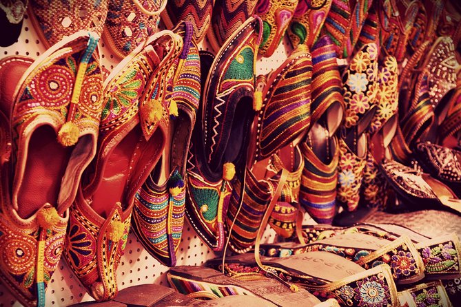 Local Shopping Tour in Delhi - Included Amenities