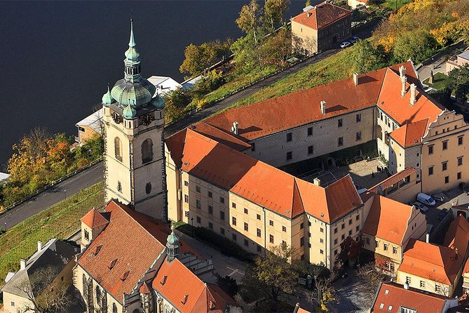 Melnik Chateau With Wine Tasting - a Day Trip From Prague - Transportation Options