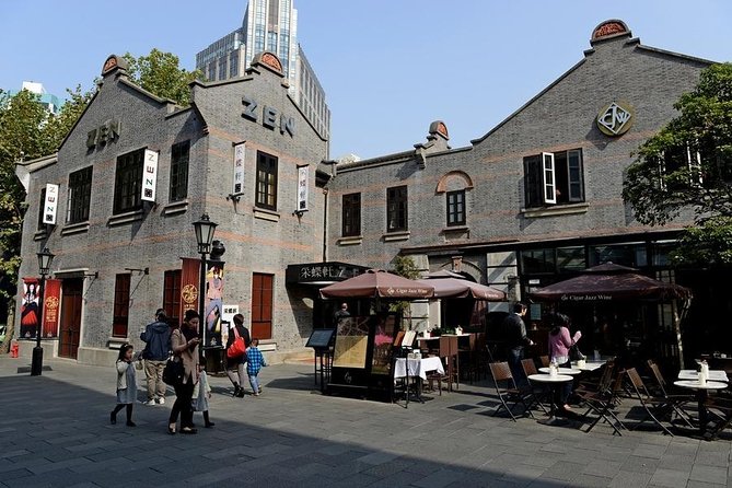 Modern Shanghai Half Day Private Walking Tour - Child Policy and Group Size