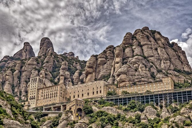 Montserrat Half Day Private Guided Tour With Transfers - Pickup Information
