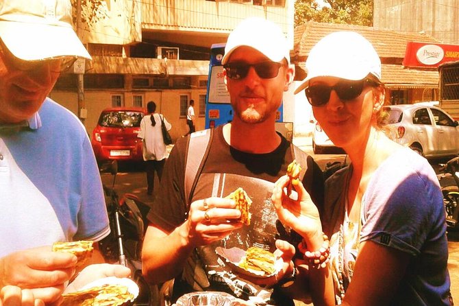 Mumbai Street Food Crawl (2 Hours Guided Food Tasting Tour)