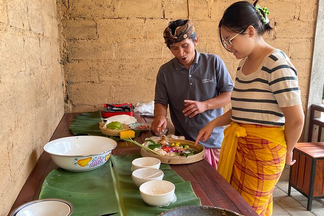 Munduk Authentic Cooking Class & Banyumala Waterfall - Activity Overview