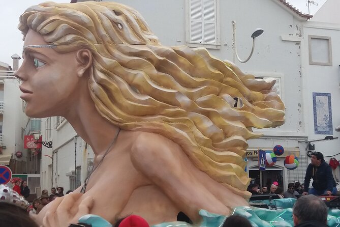 Nazaré Express; Home to the Biggest Waves in the World. - End Point