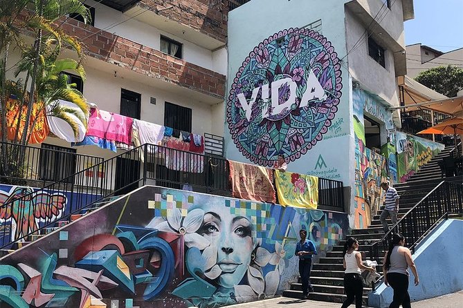 One-day-tour at Medellin: Tour of the Transformation - Itinerary Overview