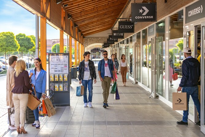 Outlet Shopping Tour - Features Included