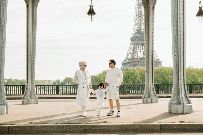 Paris Photo Tour With Professional Local Photographer - Tour Overview