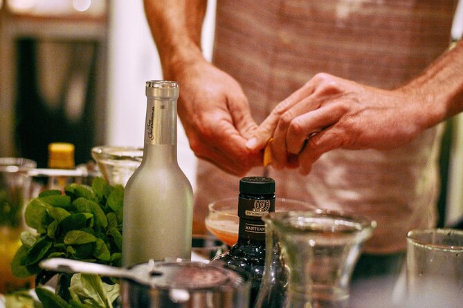 Participative Cocktail Class by Hotel B - Meeting and Pickup Details