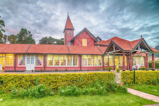 Pinnawela, Kandy & Tea Highlands 2 Days Tour