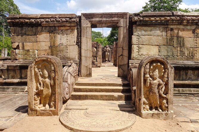 Polonnaruwa and Minneriya Safari From Kandy