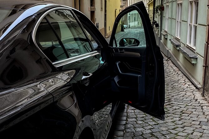 Prague to Vienna - Private Transfer by LIMOUSINE 3+1pax - Booking Process