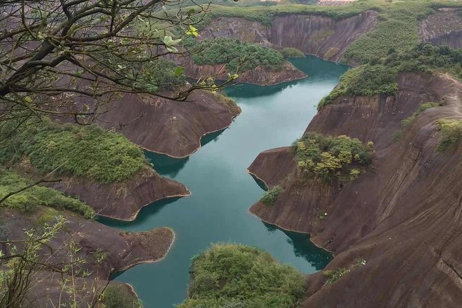 Private 2D Tour to Xiaodongjiang Lake & Gaoyiling Danxia From Guangzhou by Train