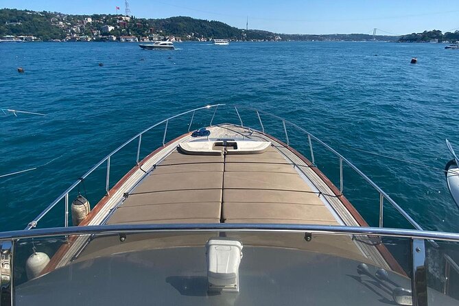 Private Cruise With 19M Yacht in Bosphorus Istanbul - Dining Options Available