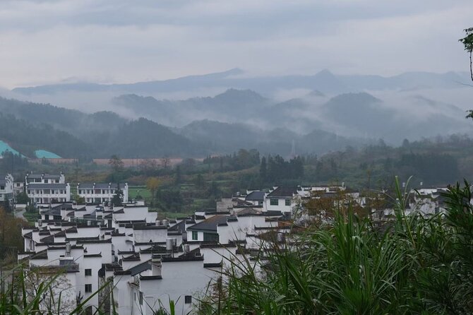 Private Day Tour to Wuyuan Huangling and Likeng Villages From Tunxi in Huangshan