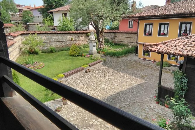 Private Day Trip to Koprivshtitsa and Starosel With Wine Tasting - The Wine Tasting Experience