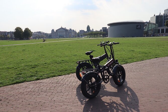 PRIVATE Ebike Sightseeing Tour of Amsterdam With Lunch Included - Inclusions and Meeting Point