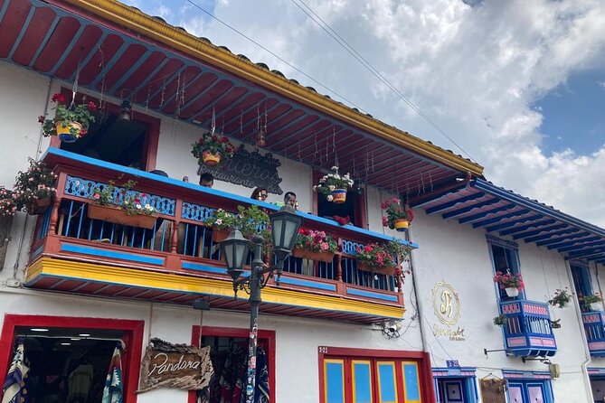 Private Full Day Tour in Cocora Valley and Coffee Farm - Pickup Details