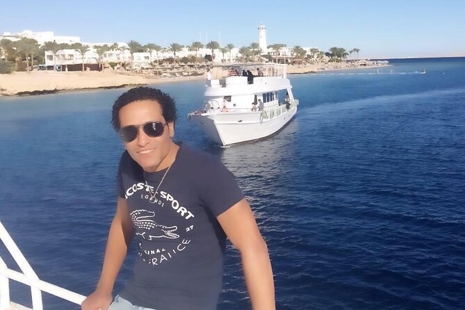 Private Full-Day Tour of Red Sea Al-Ain Sokhna From Cairo - Accessibility and Seating