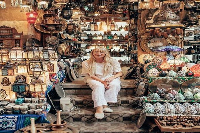 Private Guided Day Tour to the Giza Pyramids Alabaster Mosque and Khan El Khaili Bazaar in Cairo - Meeting and Pickup