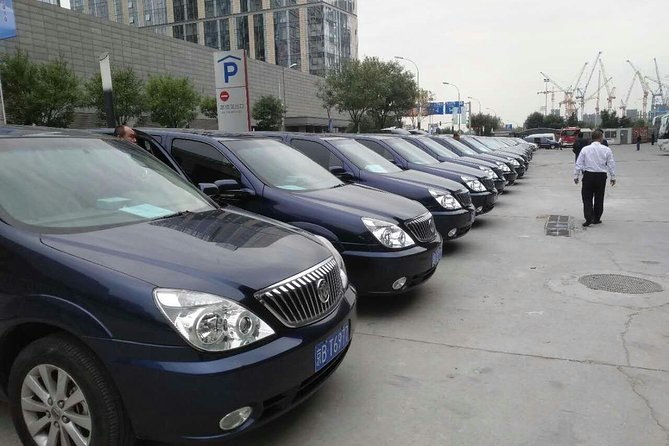 Private High-End Made-To-Measure Airport Pick up & Drop off VIP Service - Location and Amenities