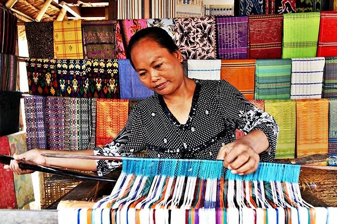 Private Lombok Tour: Sasak Village and Beach Discovery - Sasak Village Experience