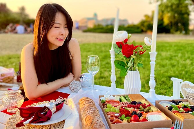 Private Luxury Picnic With Traditional Cold Platter and City View - Duration and Inclusions