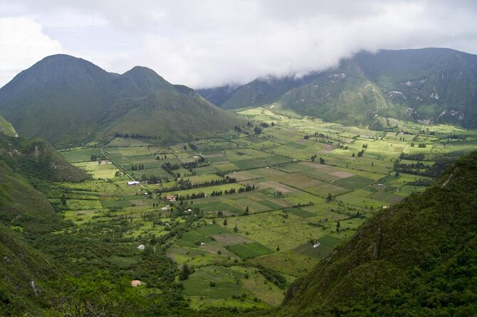 Private Mitad Del Mundo Tour & 3-Hour Horseback Ride Inside of Pululahua Crater - Horseback Riding Experience
