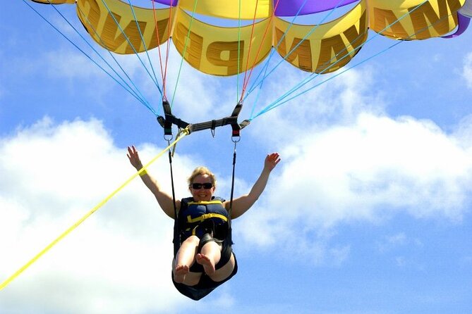Private Parasail Flight Experience In Bay Islands