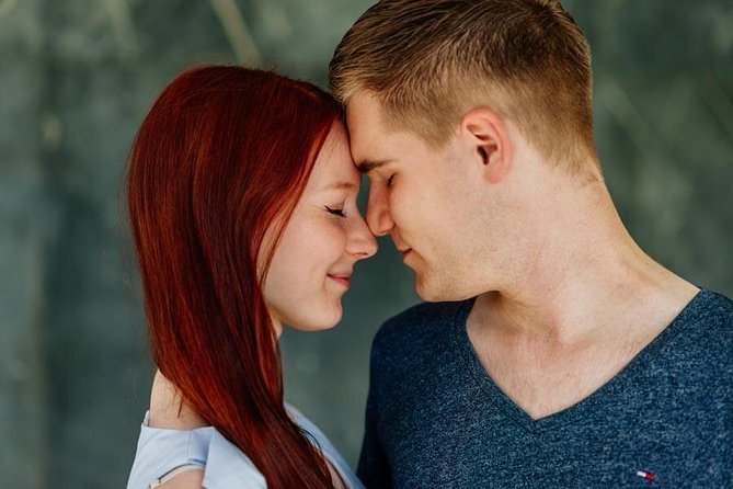 Private Photo Session With a Local Photographer in Cologne - Outfit Recommendations