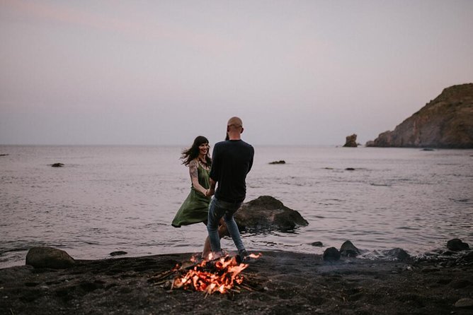 Private Photo Session With a Local Photographer in Malaga - Start Time and Reservations