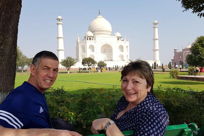 Private Tour: Day Trip to Taj Mahal and Agra Fort From Jaipur