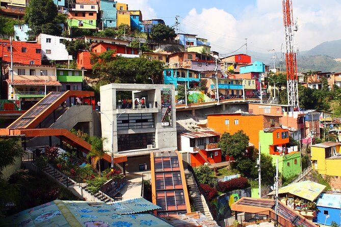Private Tour to Explore Comuna 13 in Medellín - Inclusions