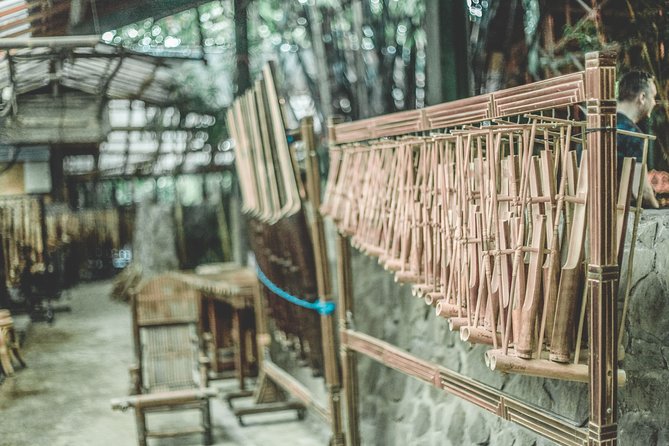 Private Tour to Patuhan Volcanic Crater and Angklung Show - Itinerary Overview